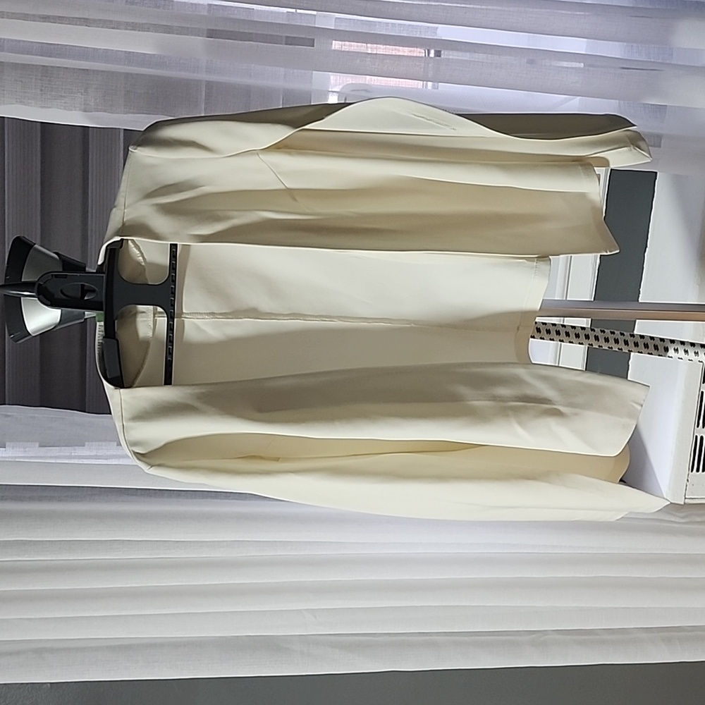 Cream blazer size xs/s.